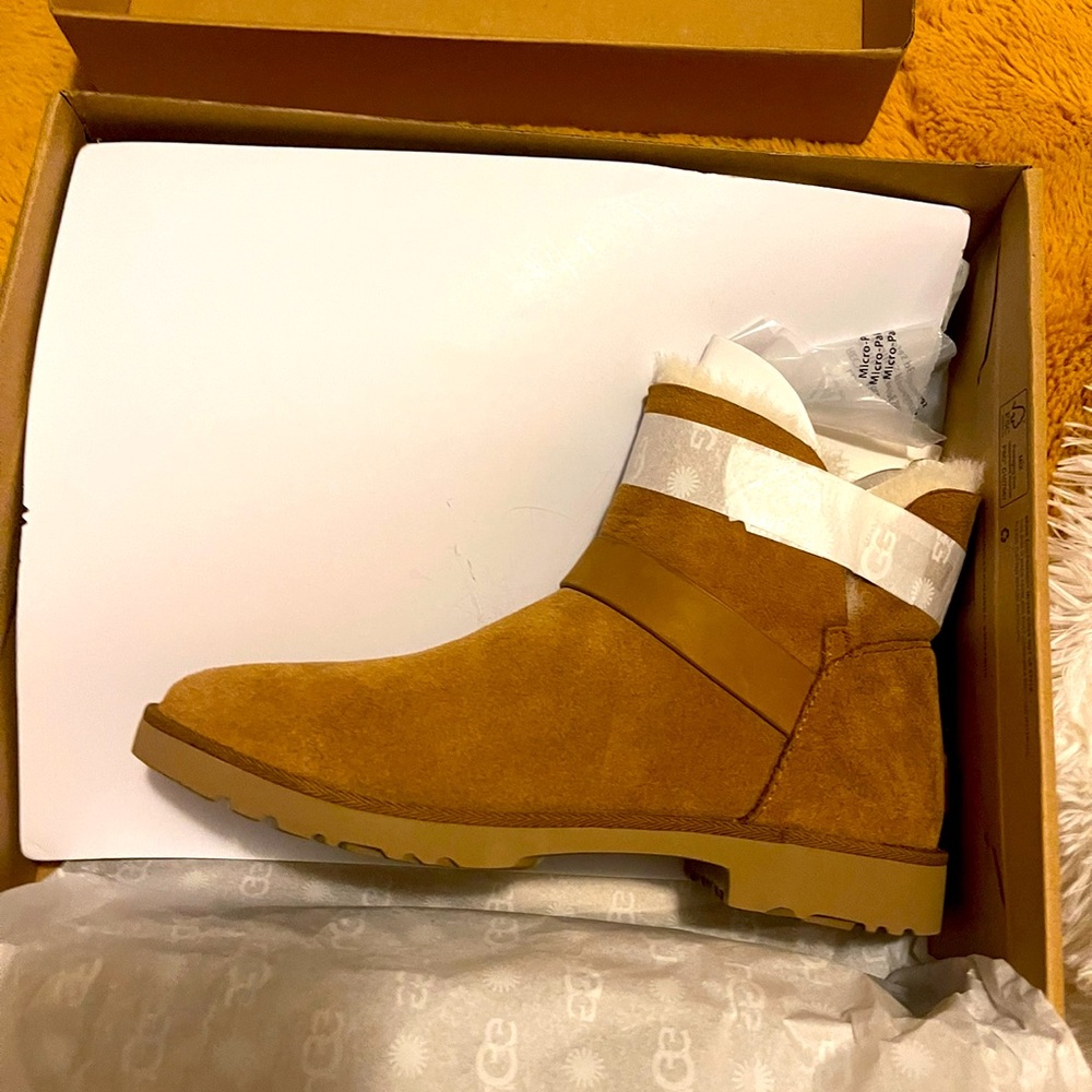UGG BOOT BNIB
